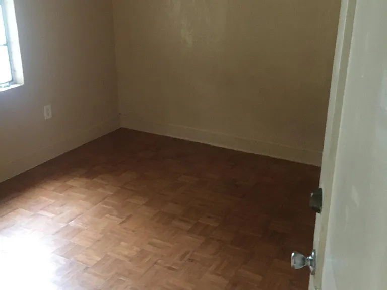 847 Short Ave — Photo 8