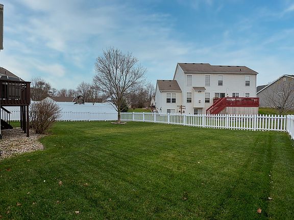 3rd image of 54903 Columbia Bay Dr