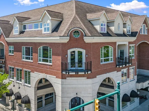 801 W Ann Arbor Trl, Plymouth, MI 48170