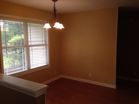 5th image of 129 Galemist Ct