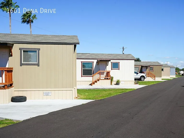 1661 Dena Dr — Photo 5