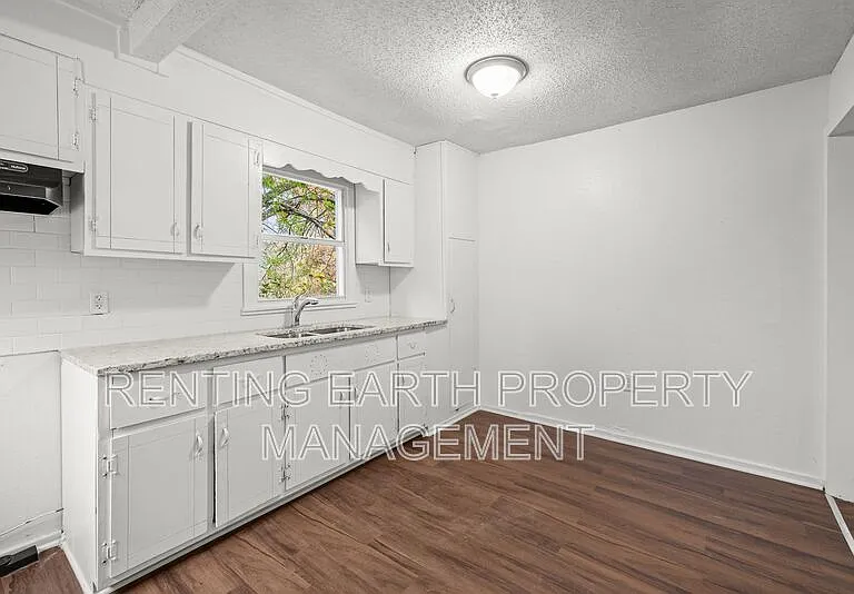 2113 Rambow Ave SW — Photo 13