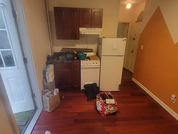 4th image of 860 Nostrand Ave #1