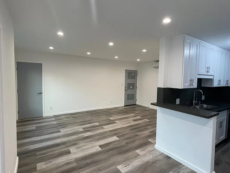 1953 Selby Ave #5 — Photo 12