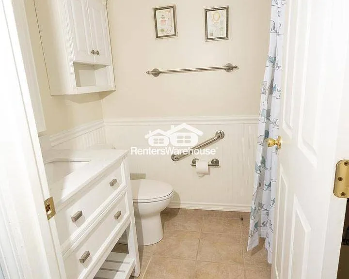 805 Deering Rd — Photo 8