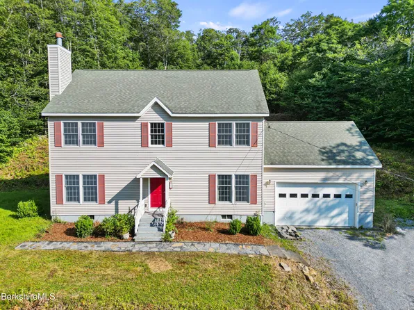 64 Bergblume Cir, Stamford, VT 05352