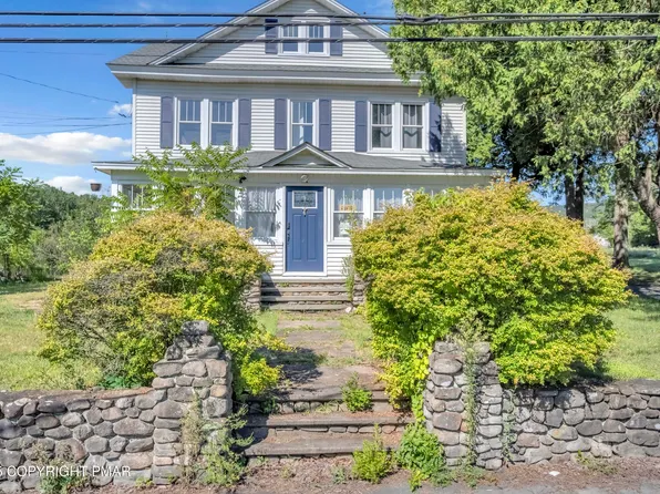 104 Sonnys Trl, Cresco, PA 18326