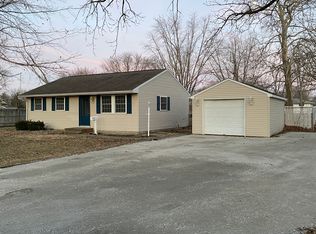 1854 S Commonwealth St, Decatur, IL 62521