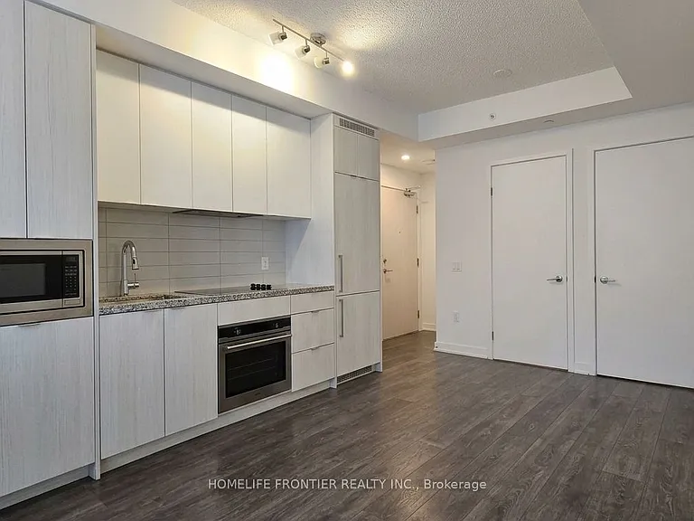 115 SE Blue Jays Way #619 — Photo 4