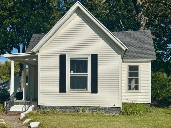 910 W Battell St, Mishawaka, IN 46545