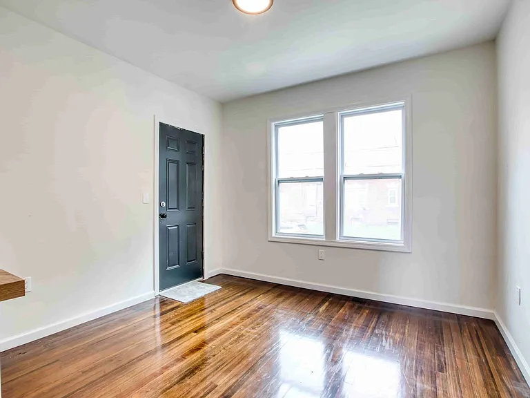 49-51 Kibbe St #101 — Photo 8