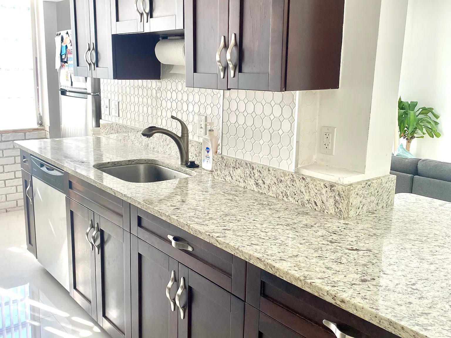 1 bed, 779 sqft, $1,875 — Photo 3
