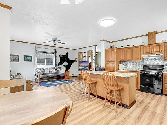 3rd image of 2518 E 32nd Rd