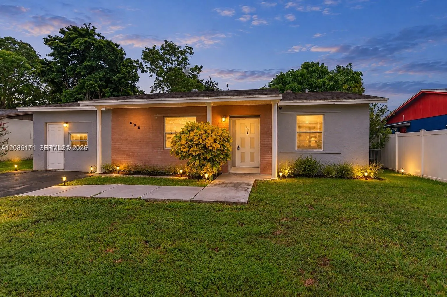 North Lauderdale Village — Photo 1