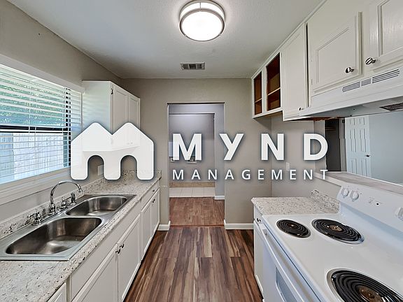 4th image of 1501 Cardinal Dr APT B