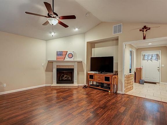 3rd image of 11805 Juniper Ct