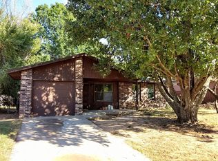 728 Briarwood Dr, Midwest City, OK 73130