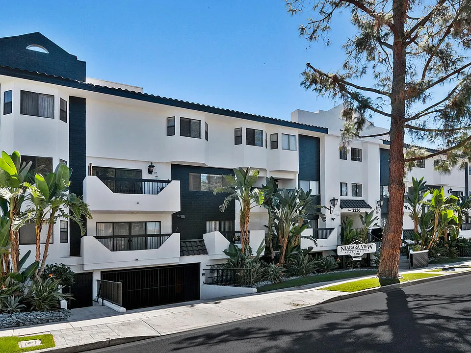 Niagara View Apartments