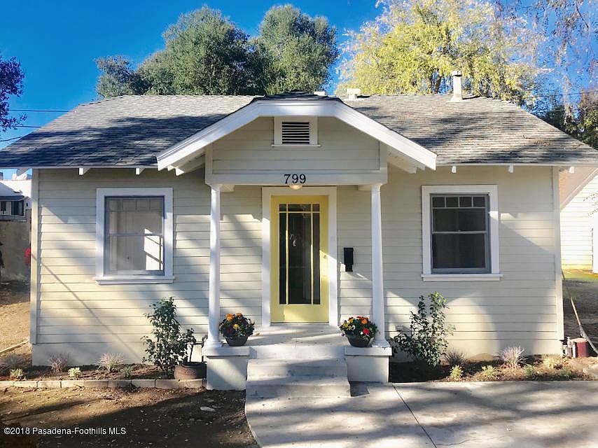 1st image of 799 S Mentor Ave