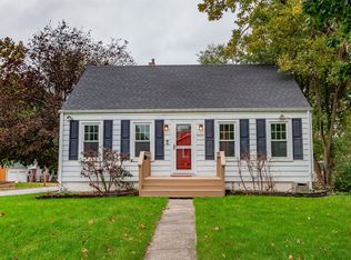 3521 68th St, Urbandale, IA 50322