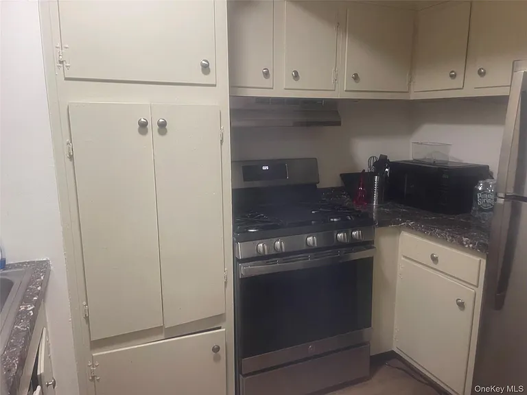 111 S Centre Ave #1 — Photo 5