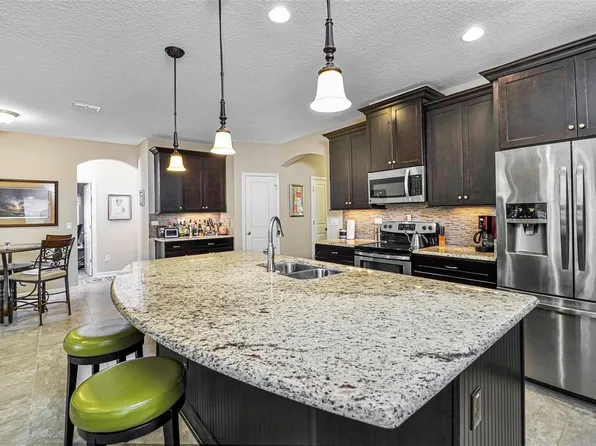 143 N Starling Dr, Palm Coast, FL 32164