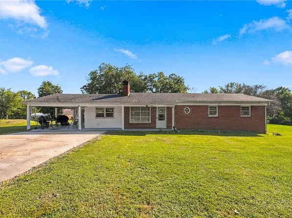 605 Lincoln Lane, Lenoir, NC 28645