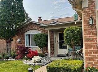 2523 Mellowood Dr, Sterling Heights, MI 48310