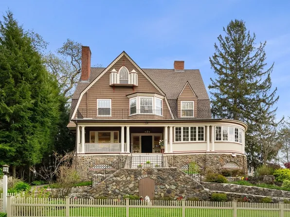 33 Sewall Woods Rd, Melrose, MA 02176