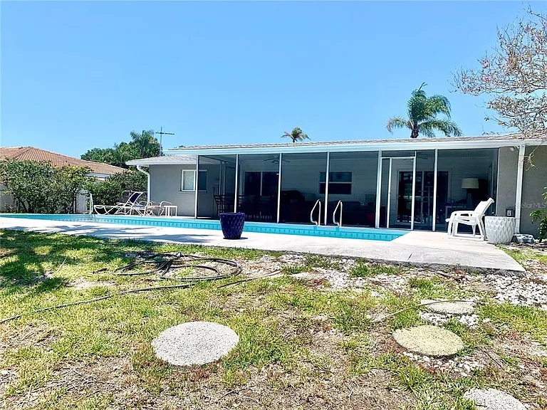 1714 Meadowood St — Photo 46