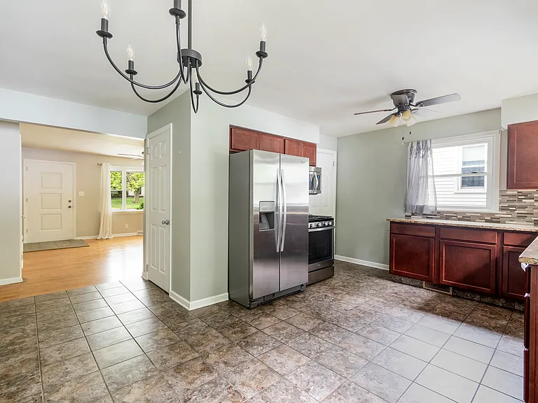 7116 Claybourne Ave — Photo 8