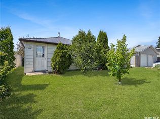 205 4th St E, Wilkie, SK S0K4W0