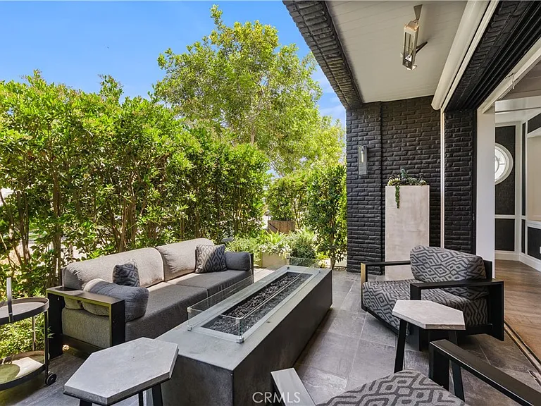 2037 E Ocean Blvd — Photo 37