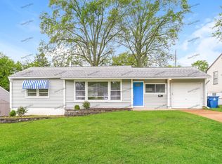 9543 Radio Dr, Saint Louis, MO 63123