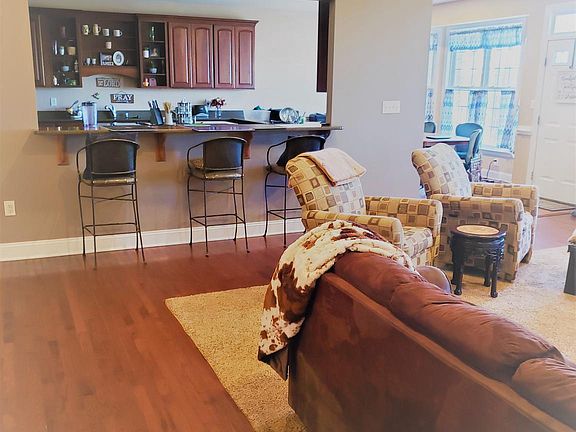 3rd image of 17006 Black Oak Dr