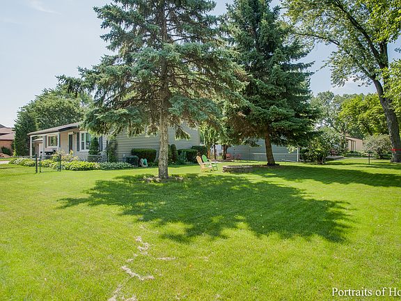 2nd image of 133 E Goebel Dr