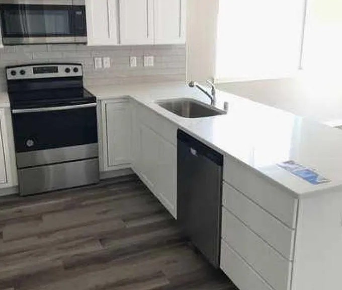 2325 & 2327 Herbert St — Photo 9