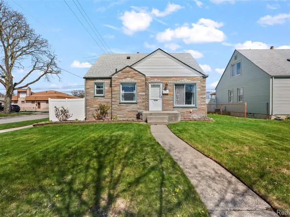 13750 Kingston Ave, Oak Park, MI 48237