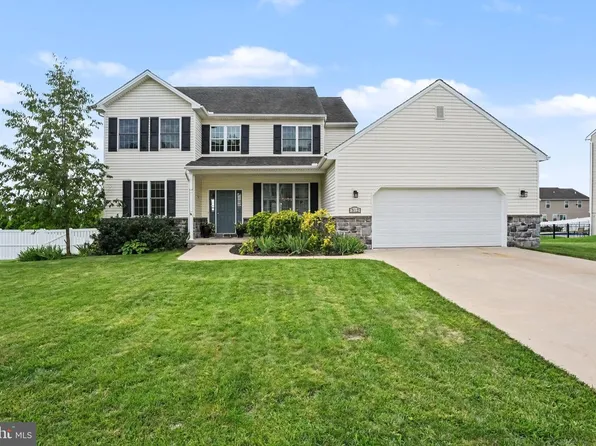 312 Braddock Dr, Etters, PA 17319