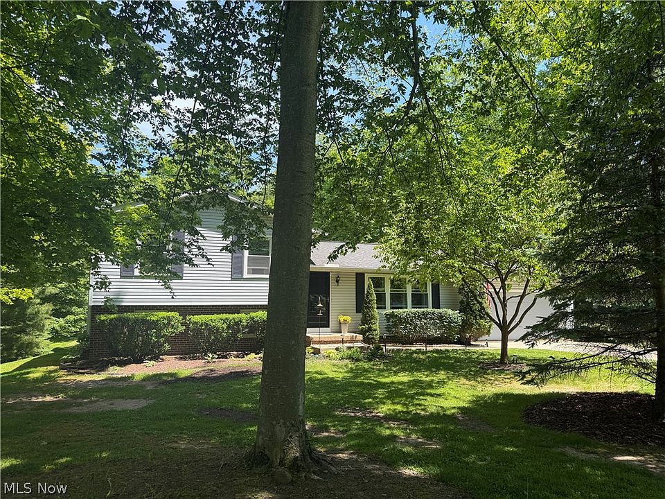1st image of 15025 Crestwood Dr