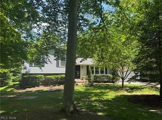 15025 Crestwood Dr, Middlefield, OH 44062