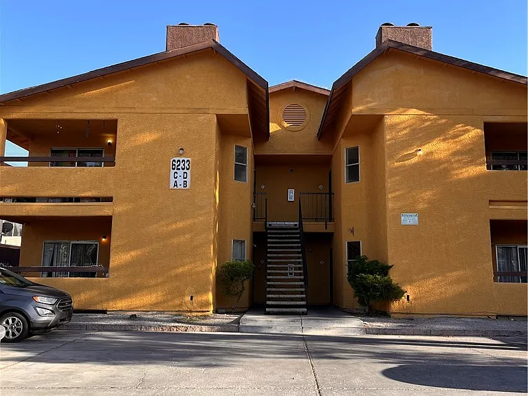 6233 Ilanos Ln #D — Photo 1