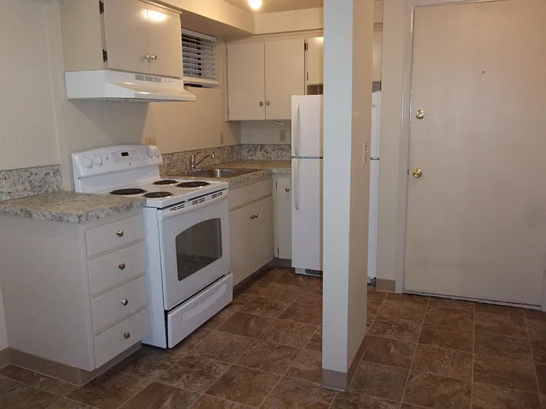 096 - Old Pi Phi House - 3002 NW Harrison Blvd. Corvallis, OR 97330 — Photo 9