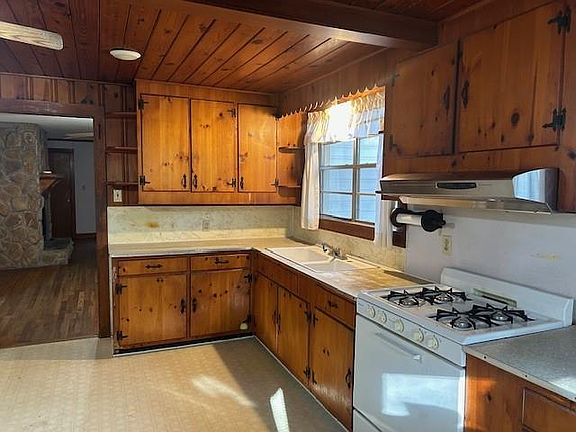 5th image of 2283 Cedar Point Rd