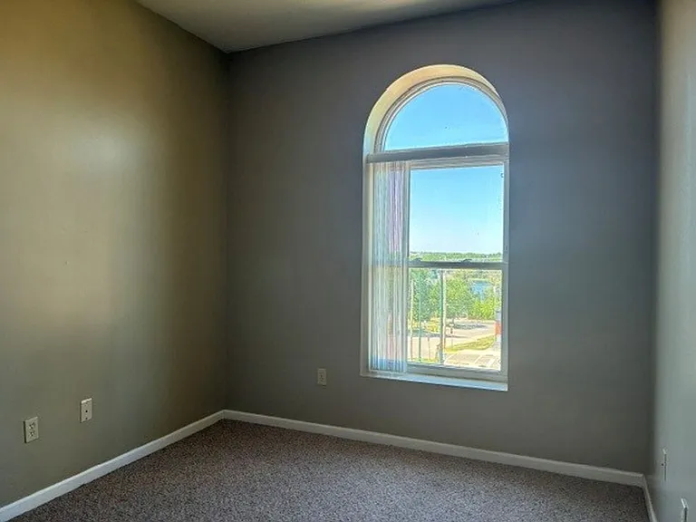 104 E Walworth Ave — Photo 8