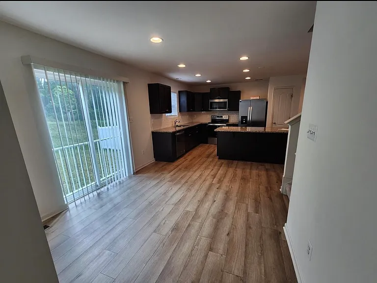 62 Belmont Pl — Photo 5