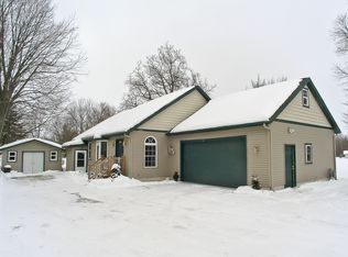 405 Pine St, Coopersville, MI 49404