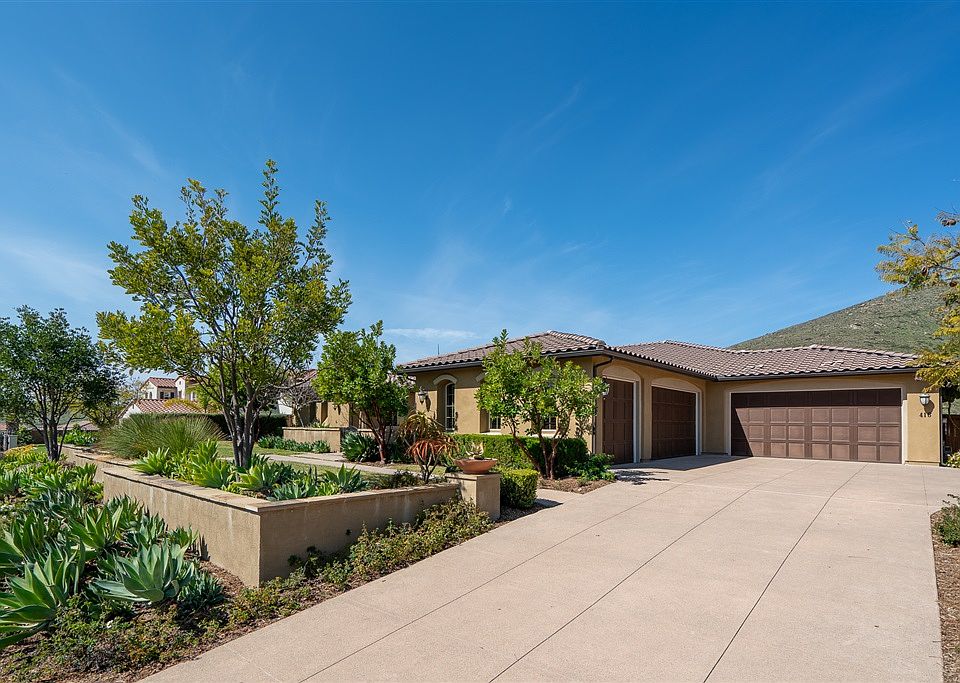 1st image of 416 Coastal Hills Dr