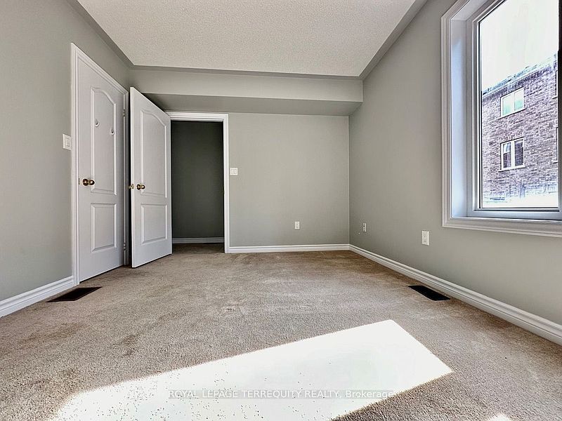Brampton Townhouse for rent - 4 Bedrooms — photo 17