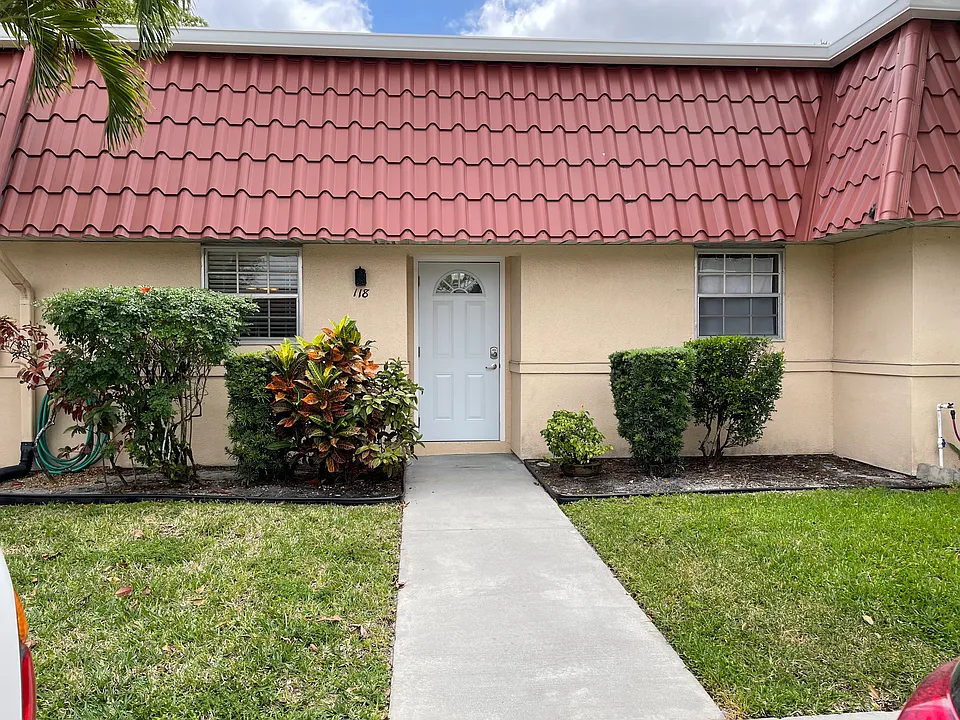 118 Amherst Ln